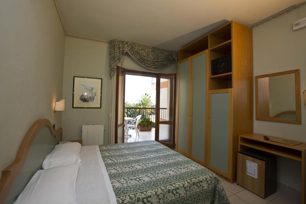 Hotel Sayonara 3*